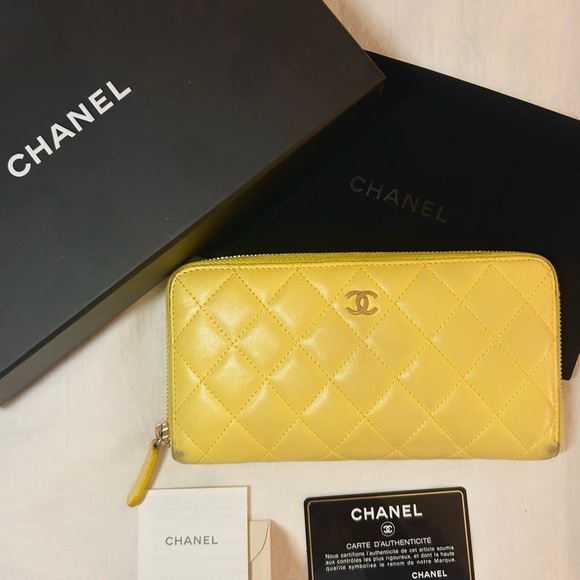 Authentic CHANEL Matelasse Yellow Lambskin Bi-Fold Zip Around Wallet - Picture 15 of 16